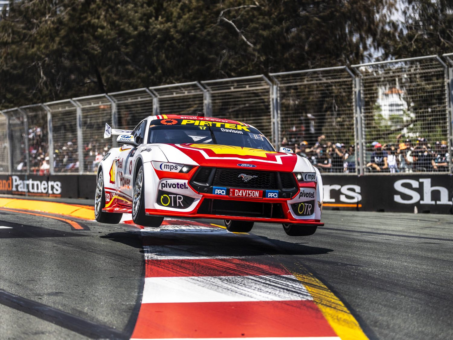 2025 Boots Mobile Gold Coast 500, Event 11 of the Repco Supercars Championship, Surfers Paradise, Gold Coast, Queensland, Australia. 26 Oct, 2025.